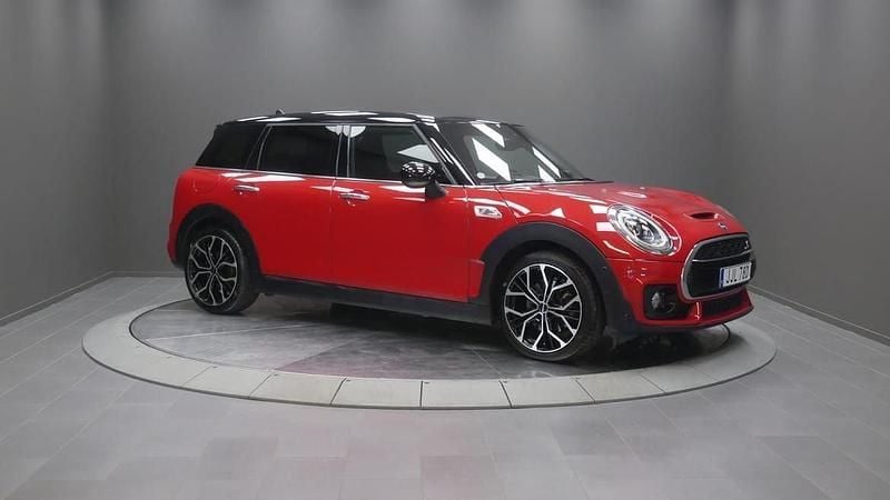 Röd Begagnad 2019 Mini John Cooper Works Clubman Kombi | 239 900 kr (Marknadspris) - Bild 1/4