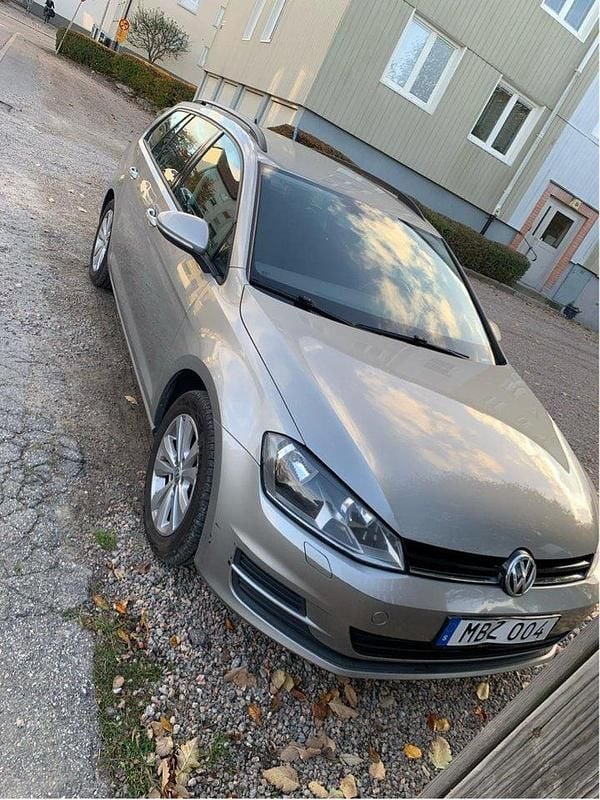 Silver Begagnad 2016 VW Golf VII Kombi | 74 900 kr (Bra pris) - Bild 1/4
