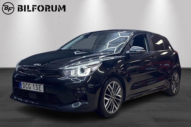 Svart Begagnad 2021 Kia Rio GT-Line | 139 800 kr (Marknadspris) - Bild 1/4