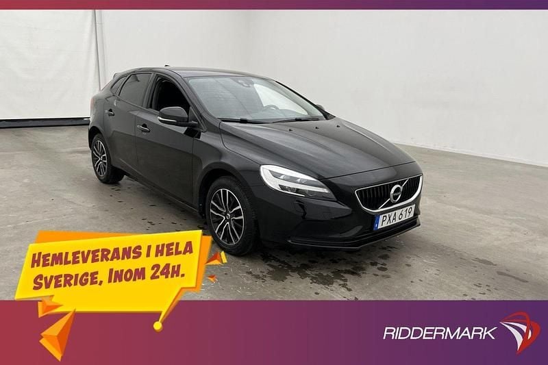 Svart Begagnad 2018 Volvo V40 Momentum Halvkombi | 154 700 kr (Marknadspris) - Bild 1/3
