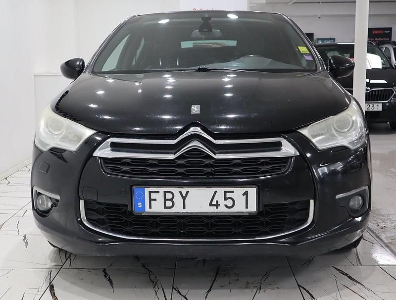 Begagnad Citroën DS4 112 HK (82 kW) 2011 Svart Halvkombi