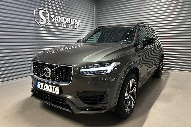 Grå Begagnad 2020 Volvo XC90 R-Design SUV | 499 500 kr (Marknadspris) - Bild 1/4