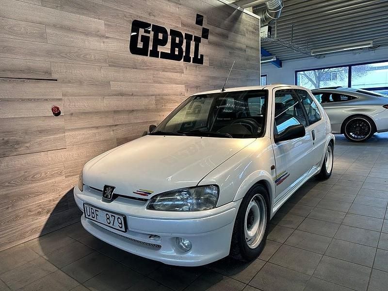 Begagnad Peugeot 106 101 HK (74 kW) 1998 Vit Halvkombi