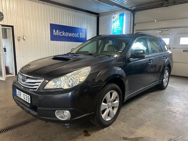 Mörkgrå Begagnad 2011 Subaru Outback SUV | 46 500 kr (Marknadspris) - Bild 1/4