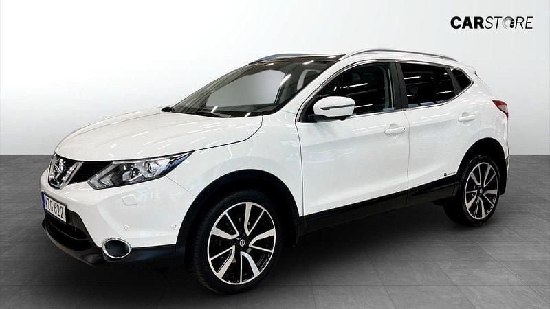 Vit Begagnad 2017 Nissan Qashqai 360º SUV | 149 900 kr (Bra pris) - Bild 1/4
