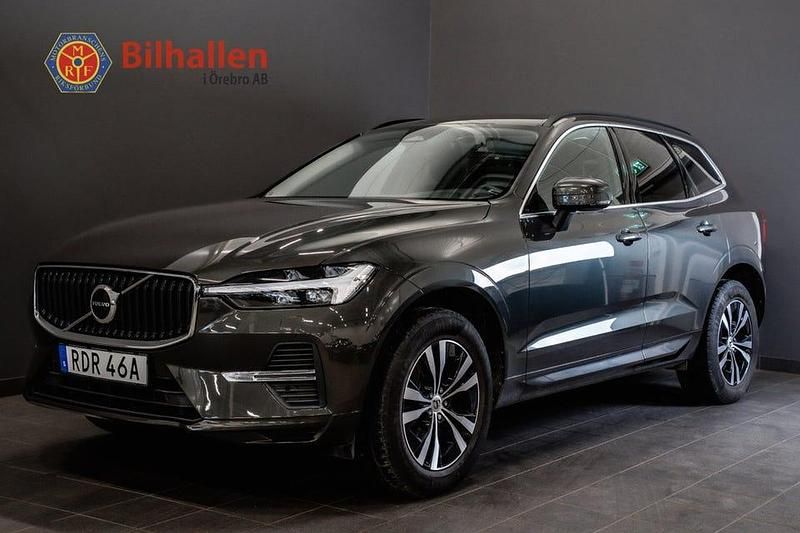 Mörkgrå Begagnad 2021 Volvo XC60 Momentum SUV | 389 000 kr (Marknadspris) - Bild 1/4