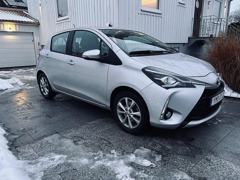 Begagnad 2018 Toyota Yaris Halvkombi | 139 900 kr (Marknadspris) - Bild 1/4