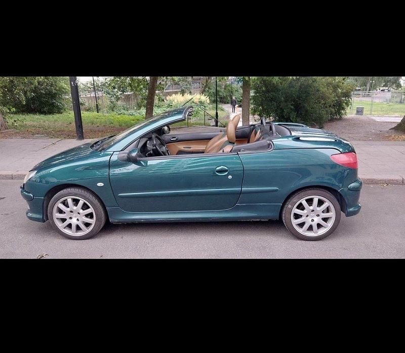 Grön Begagnad 2003 Peugeot 206 CC Roland Garros Cab | 18 000 kr (Bra pris) - Bild 1/4