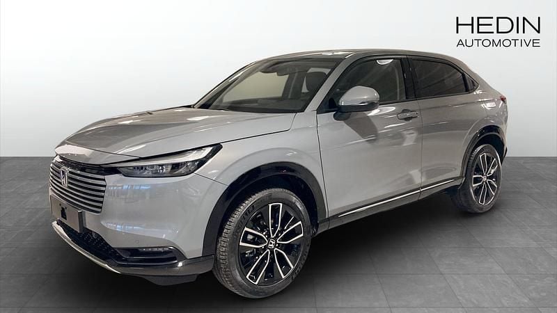 Grå Ny 2025 Honda HR-V Advance SUV | 369 900 kr (Marknadspris) - Bild 1/4