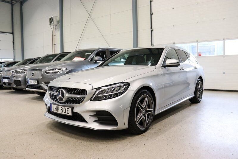 Silver Begagnad 2019 Mercedes C220 AMG Kombi | 337 800 kr (Marknadspris) - Bild 1/4