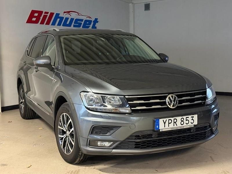 Begagnad VW Tiguan Allspace 150 HK (110 kW) 2018 Mörkgrå (grå) SUV