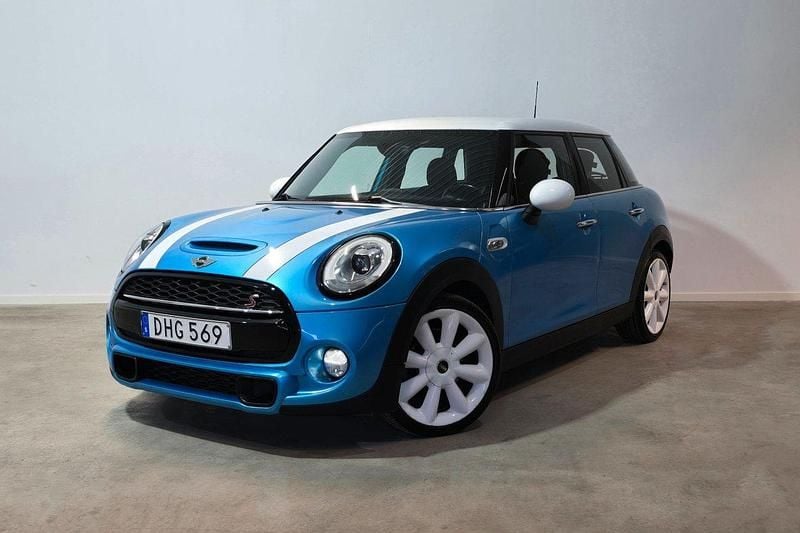 Blå Begagnad 2017 Mini Cooper S Chili Halvkombi | 154 900 kr (Superpris) - Bild 1/3