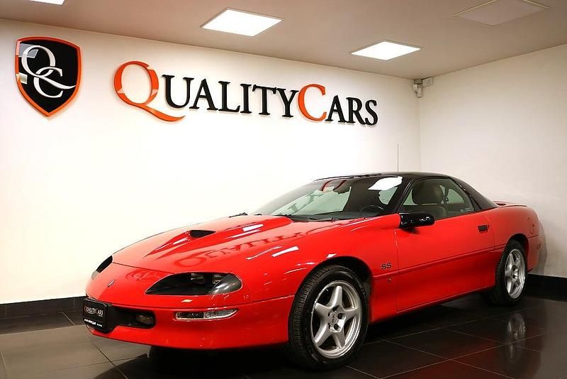 Röd Begagnad 1996 Chevrolet Camaro SS Halvkombi | 149 000 kr - Bild 1/4