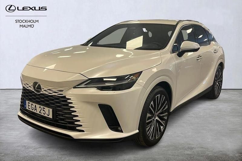 Vit Begagnad 2025 Lexus RX450h+ Executive Line | 799 000 kr (Marknadspris) - Bild 1/4