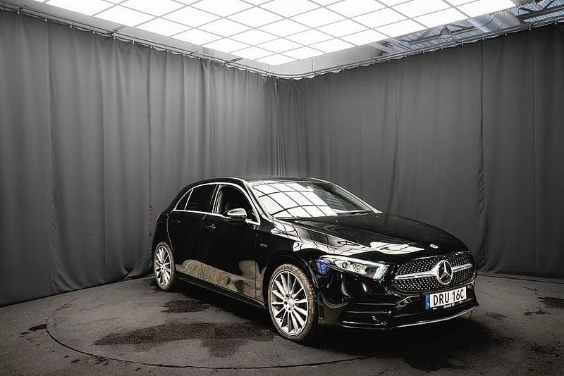 Begagnad Mercedes A250 AMG 160 HK (117 kW) 2020 Svart Halvkombi