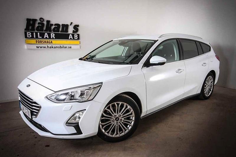 Vit Begagnad 2019 Ford Focus Kombi | 189 500 kr (Dyr) - Bild 1/4