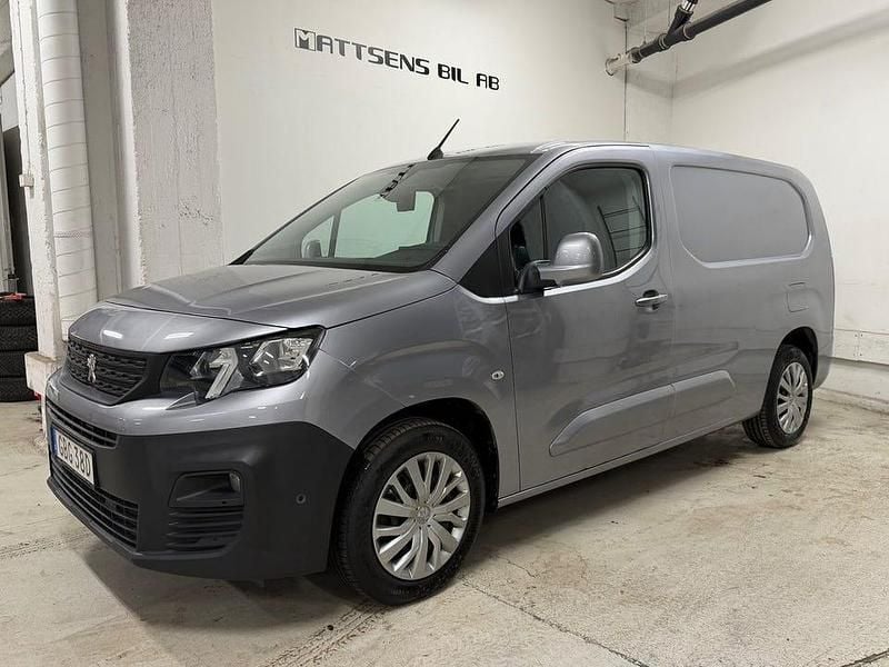 Gråmetallic Begagnad 2019 Peugeot Partner Van | 134 900 kr (Bra pris) - Bild 1/4