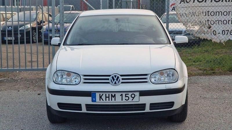 Vit Begagnad 1999 VW Golf IV Trendline Halvkombi | 19 900 kr (Marknadspris) - Bild 1/4