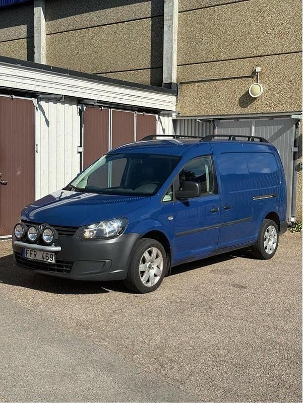 Blå Begagnad 2012 VW Caddy Maxi Minibuss | 68 000 kr (Marknadspris) - Bild 1/4