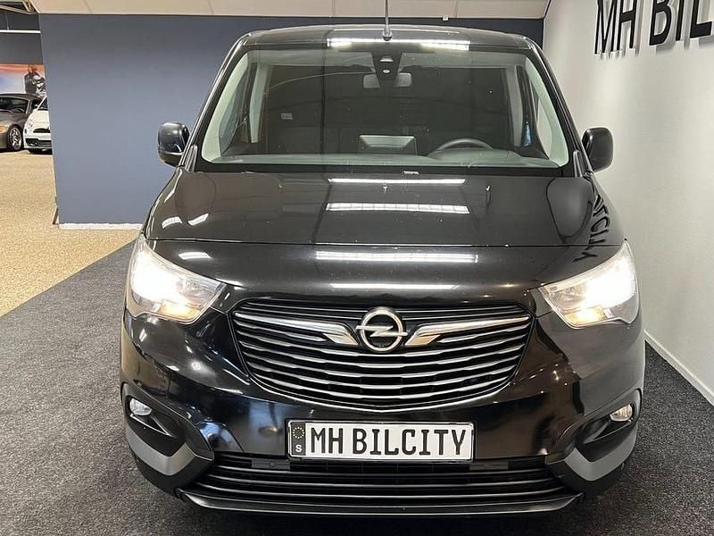 Begagnad Opel Combo 102 HK (75 kW) 2019 Svart Van