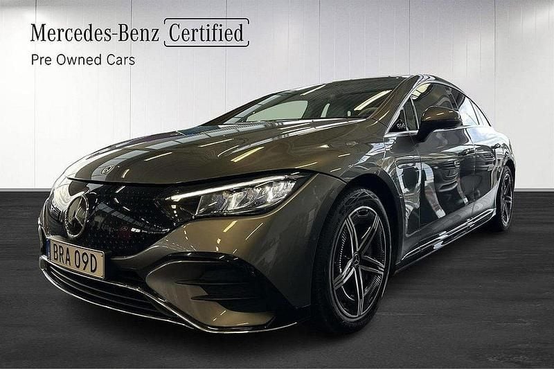 Grå Begagnad 2022 Mercedes EQE300 AMG Sedan | 479 700 kr - Bild 1/4