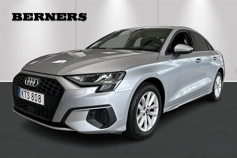 Silver Begagnad 2023 Audi A3 Proline Sedan | 259 900 kr (Marknadspris) - Bild 1/4