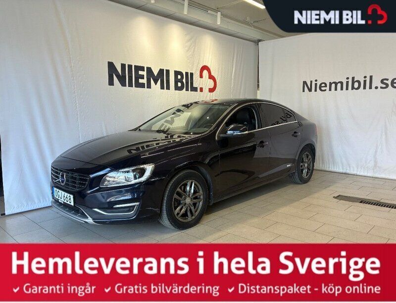 Mörkblå (blå) Begagnad 2016 Volvo S60 Summum Sedan | 188 900 kr (Marknadspris) - Bild 1/3