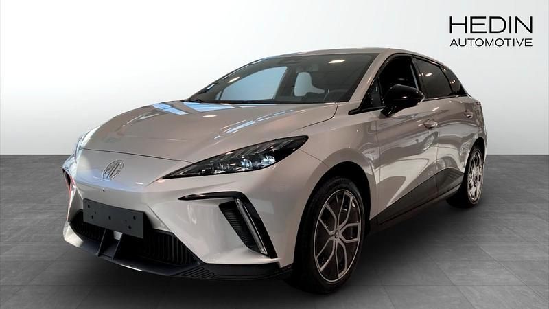 Begagnad MG MG4 EV Luxury 150 kW (204 HK) 2022 Okänd Halvkombi