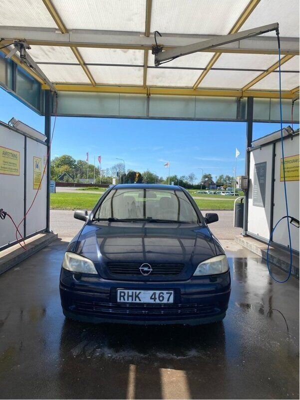 Blå Begagnad 2000 Opel Astra Halvkombi | 14 500 kr (Marknadspris) - Bild 1/4