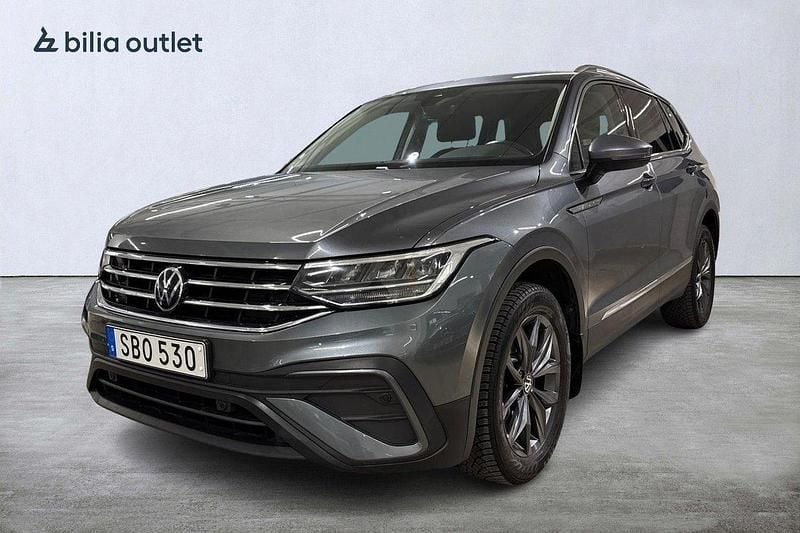 Grå Begagnad 2022 VW Tiguan Allspace SUV | 314 000 kr (Marknadspris) - Bild 1/4