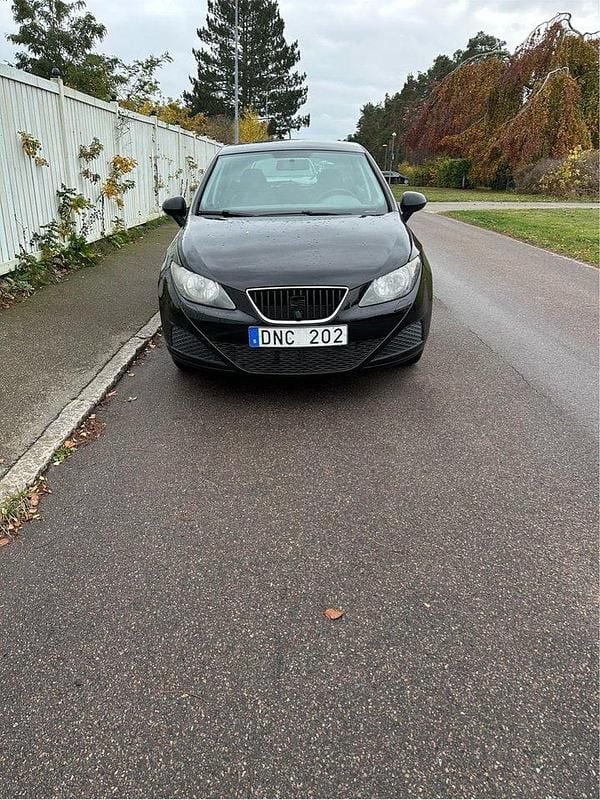 Svart Begagnad 2010 Seat Ibiza Reference Halvkombi | 32 000 kr (Bra pris) - Bild 1/4