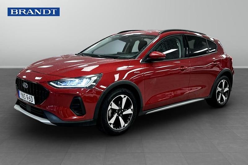 Röd Begagnad 2022 Ford Focus Active Halvkombi | 209 900 kr (Marknadspris) - Bild 1/4