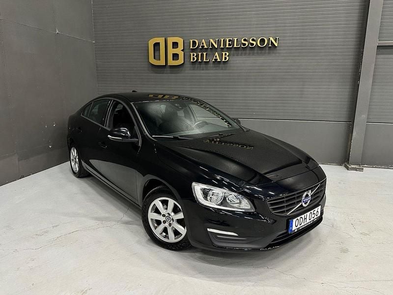 Svart Begagnad 2017 Volvo S60 Kinetic Sedan | 109 800 kr (Superpris) - Bild 1/4