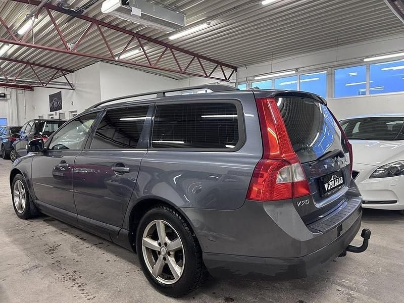 Begagnad Volvo V70 Kinetic 200 HK (147 kW) 2008 Grå Kombi