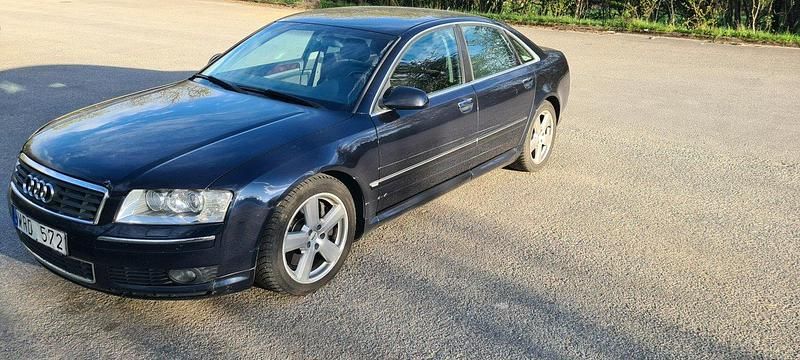 Blå Begagnad 2003 Audi A8 Sedan | 27 000 kr - Bild 1/4