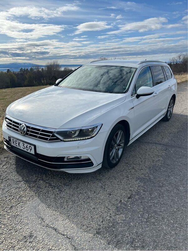 Vit Begagnad 2016 VW Passat GT Kombi | 164 000 kr (Marknadspris) - Bild 1/4