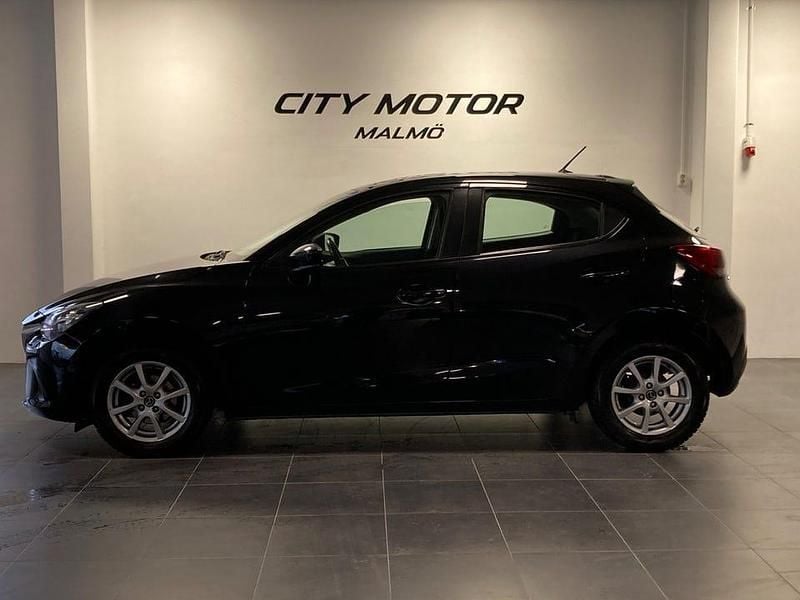 Begagnad Mazda 2 Core 90 HK (66 kW) 2018 Svart