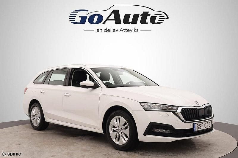 Vit Begagnad 2022 Skoda Octavia Kombi | 209 900 kr (Bra pris) - Bild 1/4