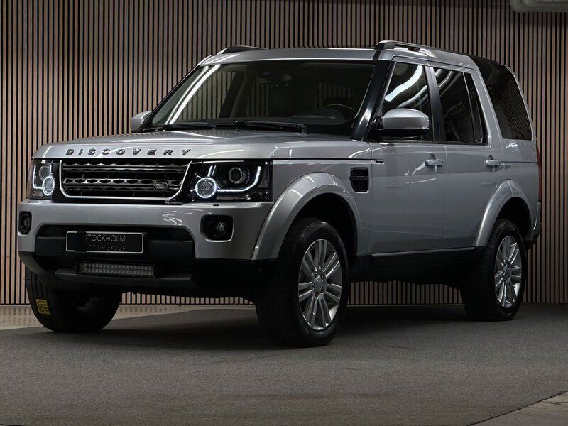 Grå Begagnad 2015 Land Rover Discovery 4 HSE SUV | 244 900 kr (Marknadspris) - Bild 1/4