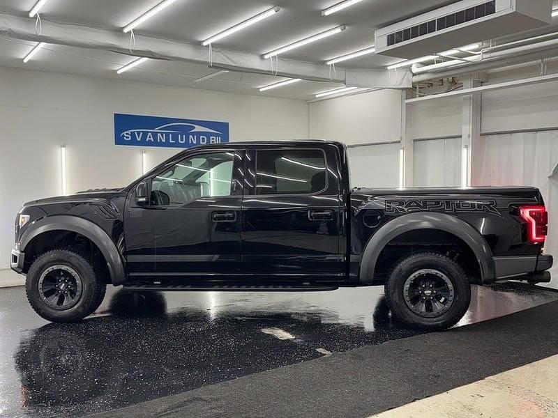 Begagnad Ford F-150 Raptor 456 HK (335 kW) 2017 Svart Pickup