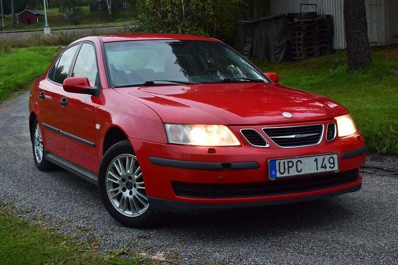 Röd Begagnad 2004 Saab 9-3 Linear Sedan | 32 000 kr (Dyr) - Bild 1/4