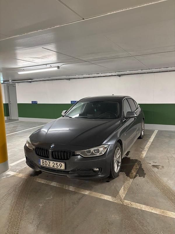 Begagnad BMW 320 Efficient Dynamics 163 HK (119 kW) 2012 Sedan