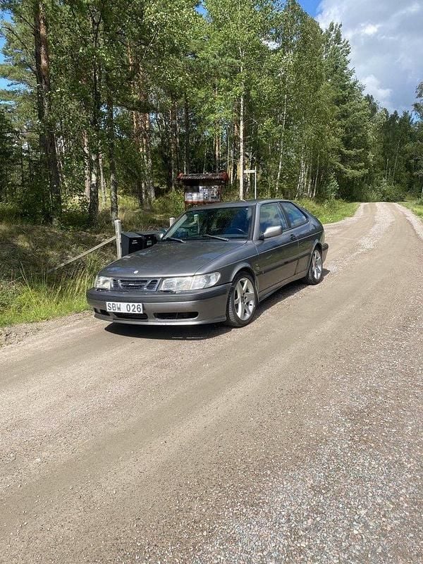 Grå Begagnad 2001 Saab 9-3 Sportkupé | 19 900 kr - Bild 1/4