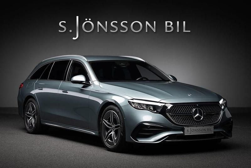 Verdesilver metallic Begagnad 2024 Mercedes E300 AMG Kombi | 549 000 kr (Bra pris) - Bild 1/4