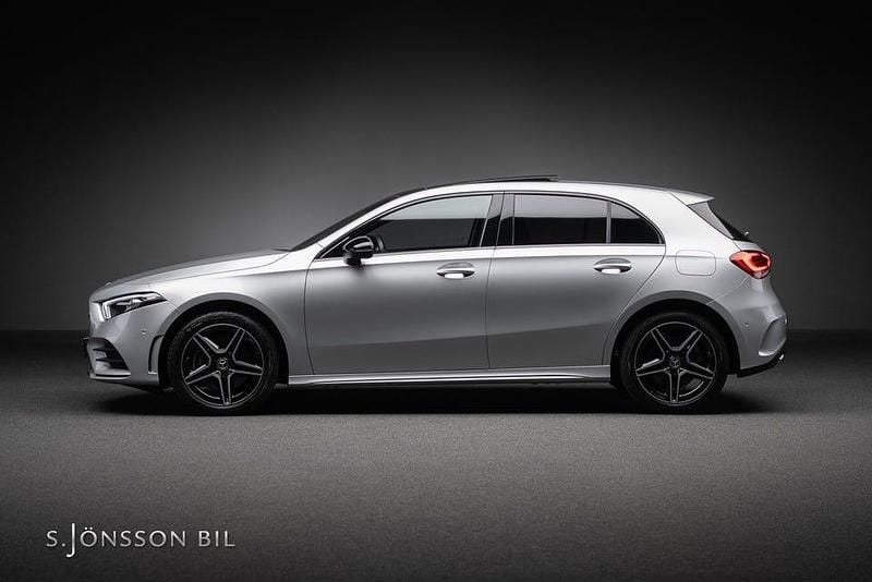 Begagnad Mercedes A250 AMG 218 HK (160 kW) 2023 Iridium silver metallic Halvkombi