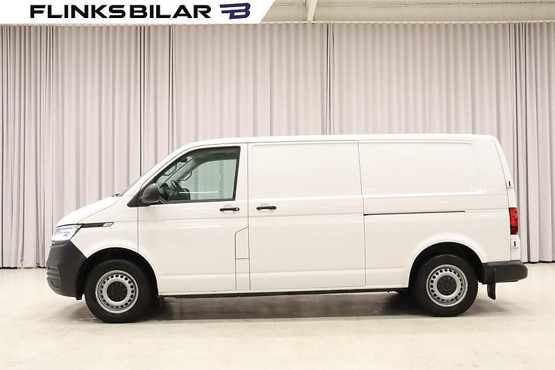 Vit Begagnad 2020 VW Transporter Van | 298 750 kr (Lite dyr) - Bild 1/4