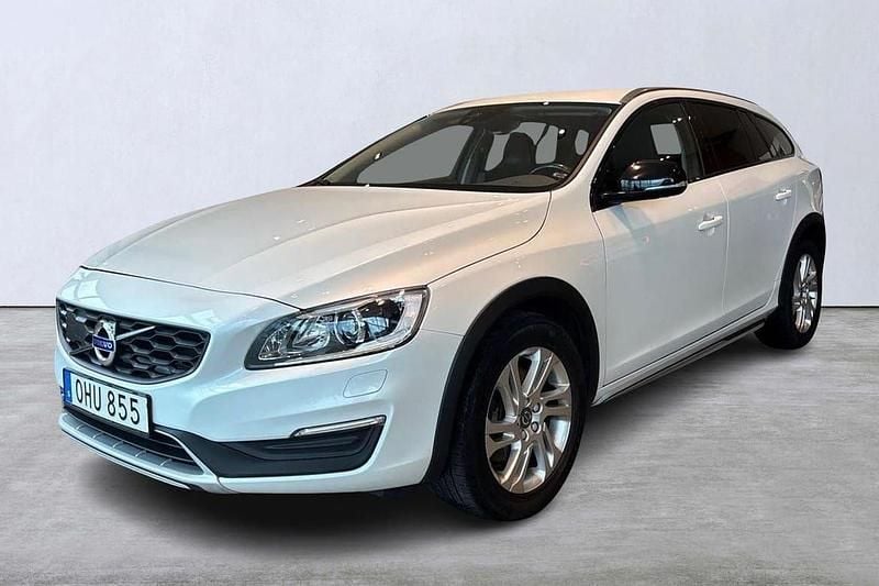 Vit Begagnad 2016 Volvo V60 CC Business Edition Kombi | 239 000 kr (Marknadspris) - Bild 1/4