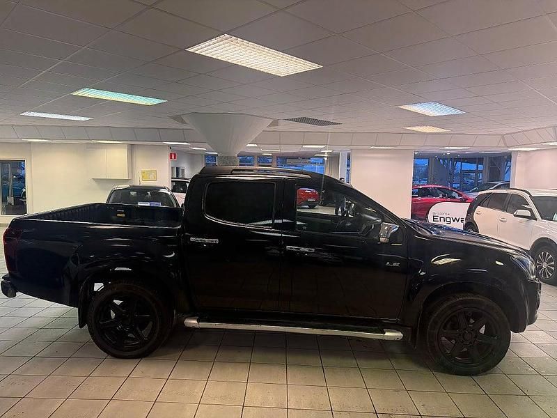 Begagnad Isuzu D-Max 2017 Svart Pickup