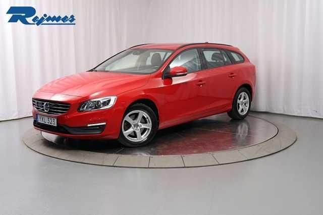 Röd Begagnad 2017 Volvo V60 Standard Kombi | 169 800 kr (Marknadspris) - Bild 1/4
