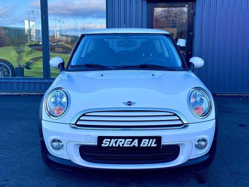 Begagnad Mini ONE 76 HK (55 kW) 2013 Vit Halvkombi